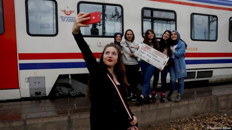 Türkiye'nin yeni seçmen kitlesi: Z kuşağı