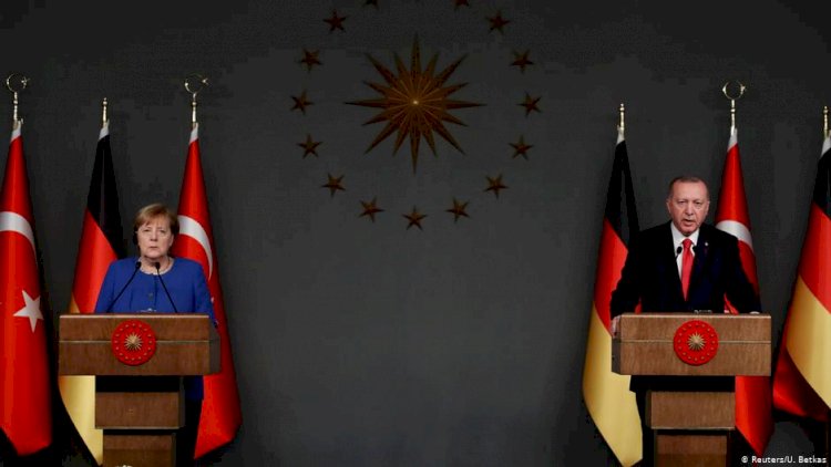 Merkel AB-Türkiye ilişkilerinin iyileştirilmesini istedi