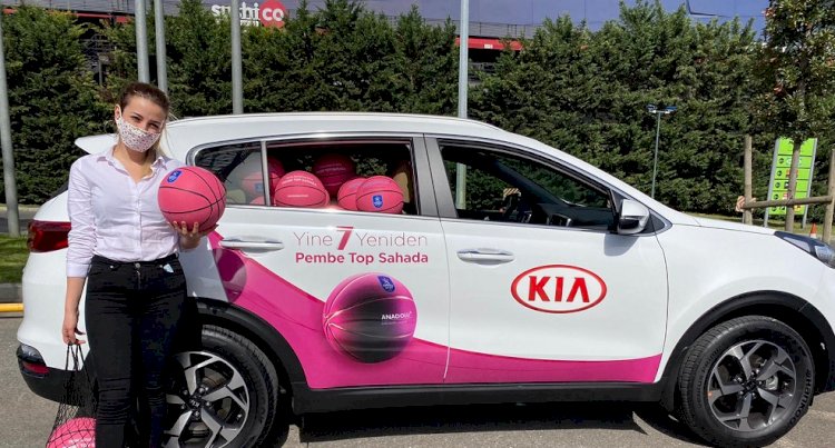 KIA, kadın müşterilerine ‘Pembe Top’ hediye ediyor