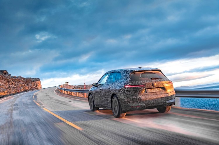 BMW iX En Zorlu Kış Şartlarında Test Ediliyor