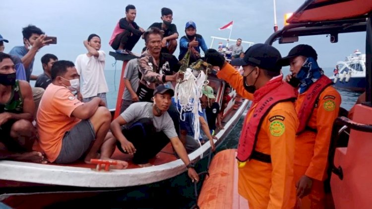Endonezya'da 62 kişi taşıyan yolcu uçağının yeri tespit edildi