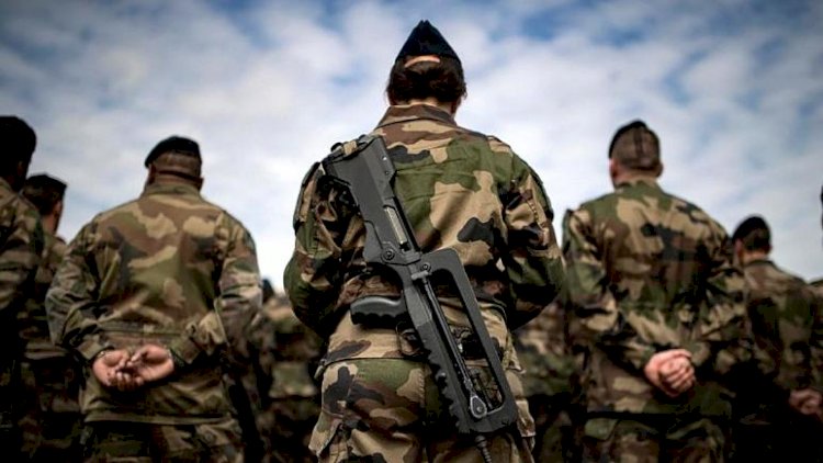 Fransız askerlerden Macron'a ikinci bildiri: Ülke sessizce iç savaşa hazırlanıyor