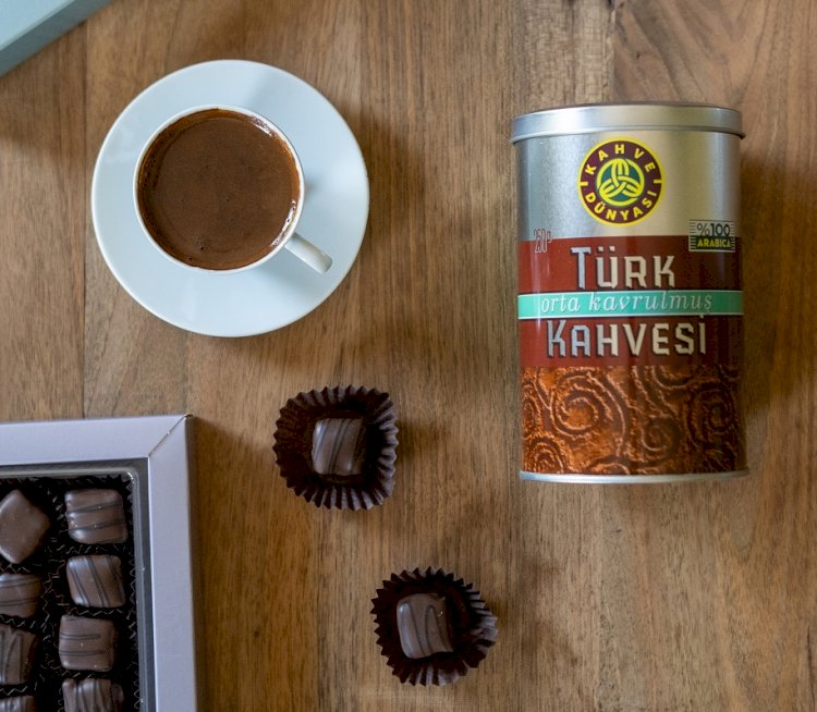 Türk Kahvesi ve Çikolata Online Sipariş ile Gönderildi