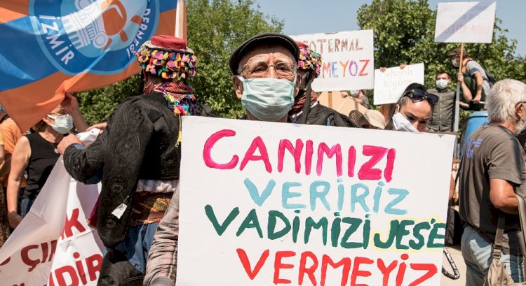 İzmir’in Orhanlı Köyünde Jeotermale Karşı Davullu Zurnalı Eylem Yapan Köylüler Toplantıyı Durdurdu