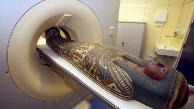 Mısır'dan İtalya'ya gelen 3 bin yaşındaki mumyaya MR taraması