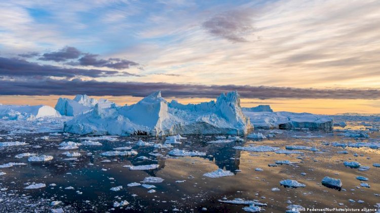 Grönland'daki buzullar hızla eriyor