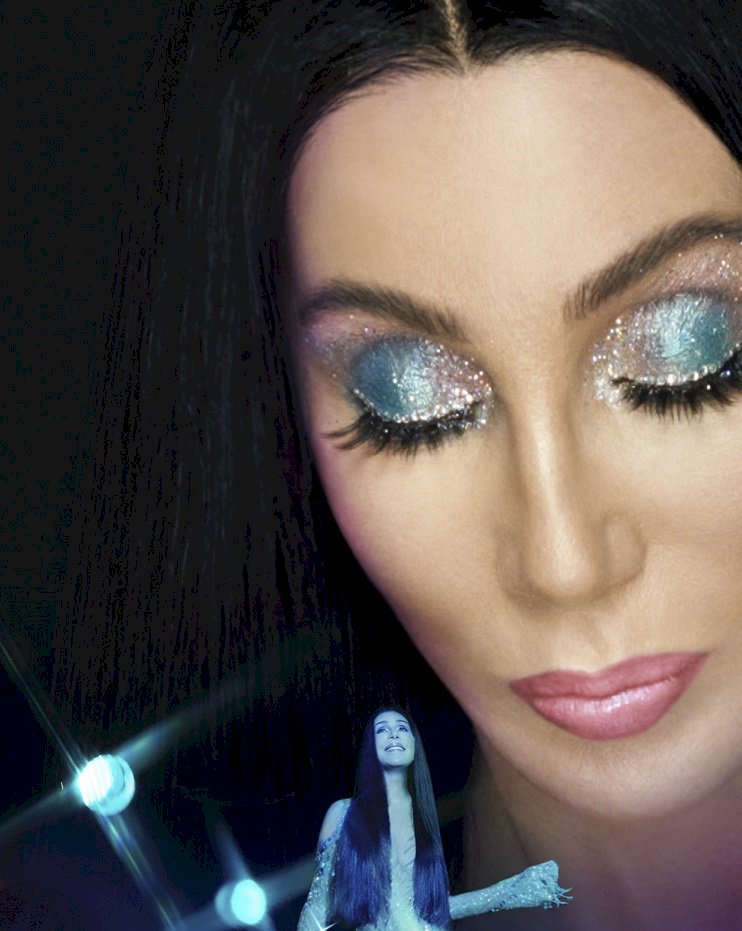 Cher ve Saweetie seni, makyajının gücünü göstermeye davet ediyor