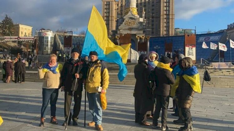 Ukrayna’da halk, Rusya tehdidine karşı sokağa indi