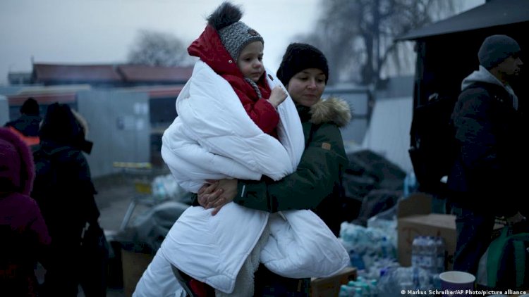 +++ Canlı Anlatım: AB Ukraynalı sığınmacılara kapılarını açıyor