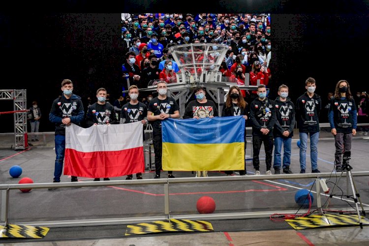 İzmir uluslararası robot yarışmasına ev sahipliği yapıyor