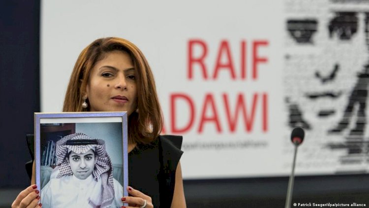 10 yıldır hapiste olan Suudi blog yazarı Bedevi serbest bırakıldı