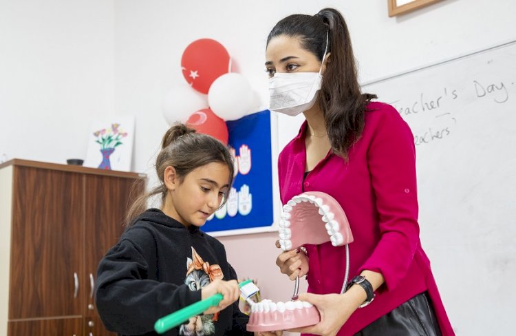 İZDO'dan Karaburunlu Öğrencilere Ağız ve Diş Sağlığı Eğitimi