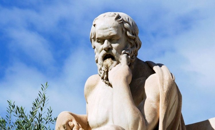 Bir gün Sokrates'in bir talebesi Sokrates' e sorar: