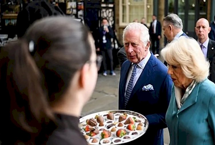 Kral Charles Londra'da Ülker’in dükkanını ziyaret etti