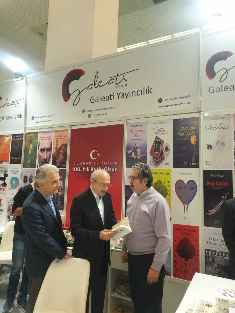 Kemal Kılıçdaroğlu,  Zekai Özcan'ın "Siyaset Dedikleri: Hatıralarım" kitabının imza gününe katıldı.