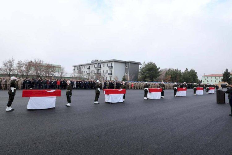 Türkiye şehitlerini uğurluyor: 6 asker için Şırnak'ta tören düzenlendi