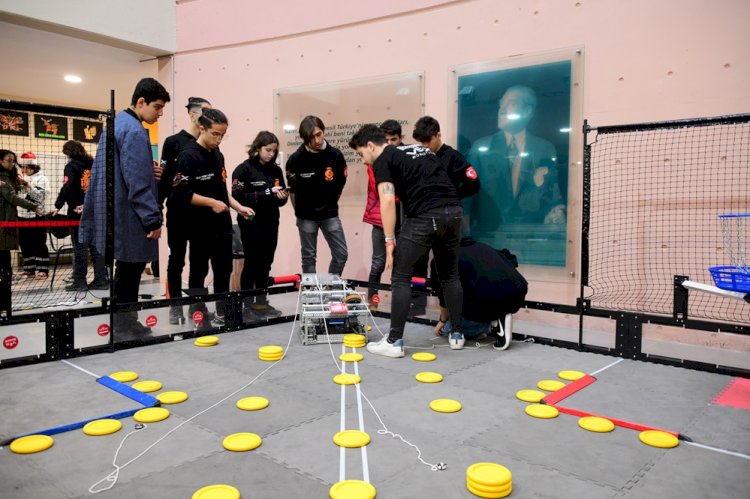 Hisar Okulları'nda yarışacak Liseli Mucitler Robot Turnuvasında Buluşuyor