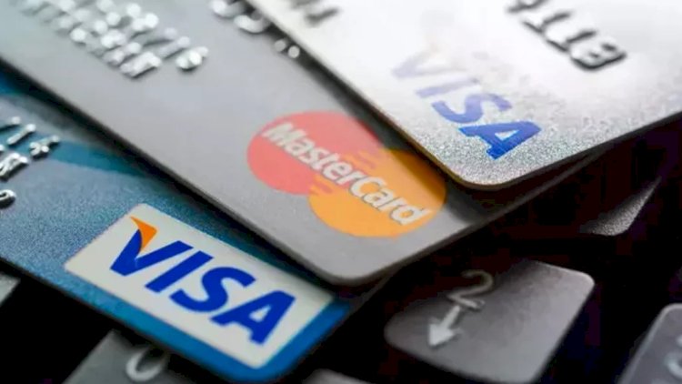 Banka yetkilileri Reuters'a açıkladı: Kredi kartı nakit avans ve taksit sayıları düştü