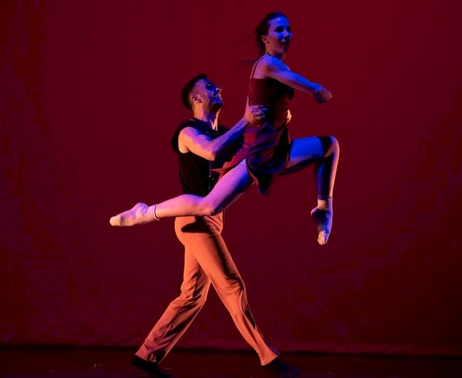 Klasik ve Modern Dans Ekollerinin Buluştuğu “DANSIN USTALARI” Prömiyer Yaptı…
