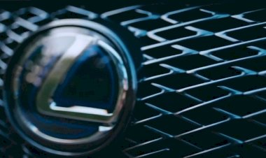 Lexus Kendi Kendini Şarj Eden Hibrit Teknolojisiyle #evdekal Mesajı Veriyor