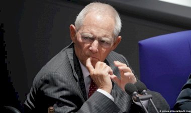 Schäuble: İnsanlar yine de koronadan ölmeye devam edecek