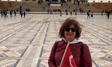 “Bizi farkedin, eskiyi hissedin” dercesine ayaktalar..