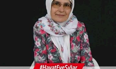 BAHÇELERDE BÜLBÜL GÜLE SESLENİR