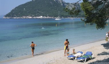 İspanya turistlere sınırlarını Temmuz ayında açacak
