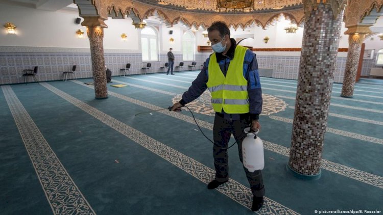 Almanya’da camiler yeniden ibadete açılıyor