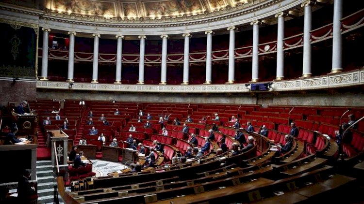 Fransa'da internette nefret içerikli paylaşımlar 24 saat içinde kaldırılacak