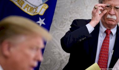 Bolton’ın Trump’ı yerden yere vuran kitabı satışa çıktı