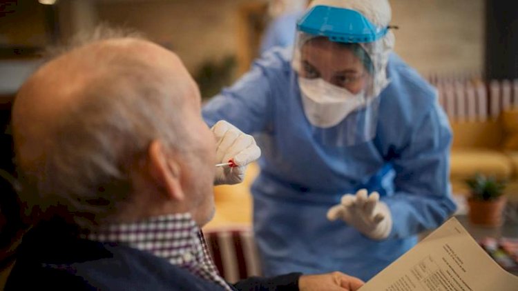 İtalyan doktor: Koronavirüs gücünü kaybetti, daha az ölümcül hale geldi