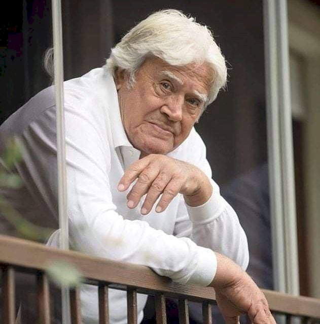 Cüneyt Arkın’dan duygulandıran paylaşım: “Usul usul saçlarımı okşadı”