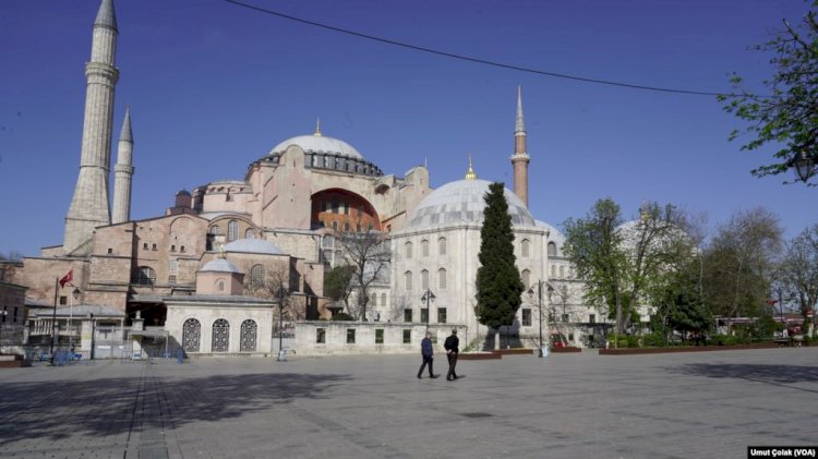 ‘‘Ayasofya Hem Cami Hem Kilise Olsun’’ Teklifine Tepkiler