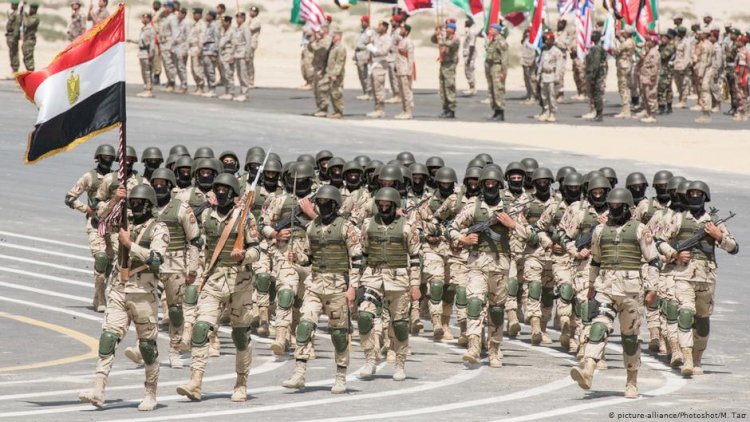 Mısır Libya'ya girer mi?