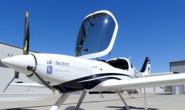 Elektrik teknolojisi Rolls-Royce ile yeniden göklere çıkıyor