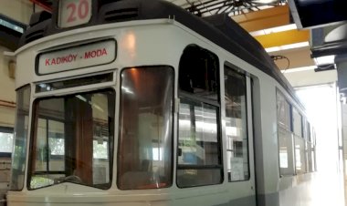 YENİLENEN MODA TRAMVAYI İSTANBULLULARLA BULUŞUYOR