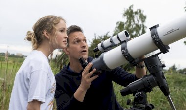 Netflix, başrolde Akademi Ödüllü Hilary Swank'in yeni dizisi Away'ın tanıtım fragmanını paylaştı.