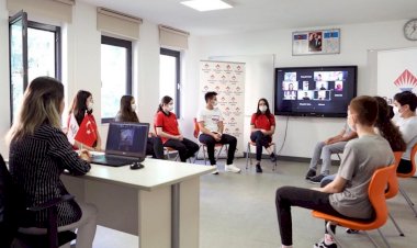 YAPAY ZEKAYLA SINAVA HAZIRLANAN 23 BAHÇEŞEHİR KOLEJİ ÖĞRENCİSİ LGS’DE BİRİNCİLİK GETİRDİ