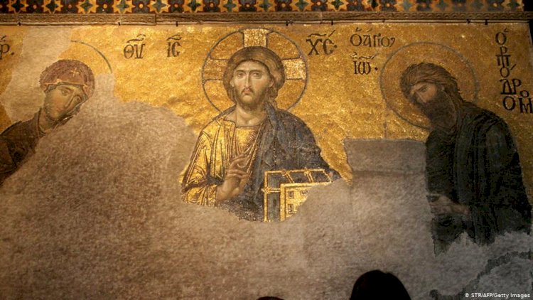 Diyanet: Ayasofya'da resimler perdelenmeli ya da karartılmalı