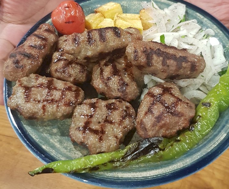 Köfte deyip geçme bin çeşidi, bin hilesi var...