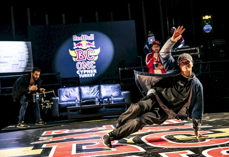 Red Bull BC One E-Battle ile breakdans arenasını hareketlendiriyor