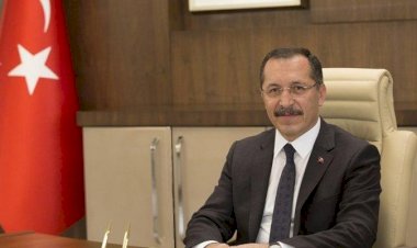 Eşine özel ilan çıkaran rektör görevden uzaklaştırıldı
