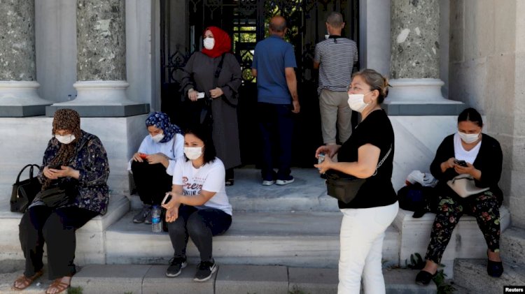 Halk Corona Virüsünü Unutuyor mu?