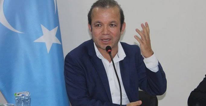 Çin, Doğu Türkistan’ın sesi Erkin Emet’in kardeşlerini tutukladı