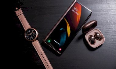 Galaxy Z Fold2 ön siparişleri, Galaxy Buds Live hediye fırsatıyla!