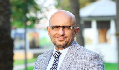 Çocuk ve Ergen Psikiyatrı Prof. Dr. Mücahit Öztürk Uzaktan Eğitim Döneminde Ailelere 9 Altın Öneride Bulundu