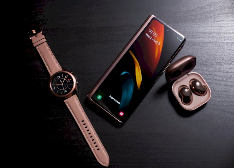 Galaxy Z Fold2 ön siparişleri, Galaxy Buds Live hediye fırsatıyla!