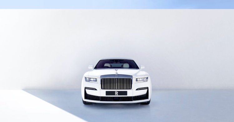 ROLLS-ROYCE YENİ NESİL GHOST’U TANITTI