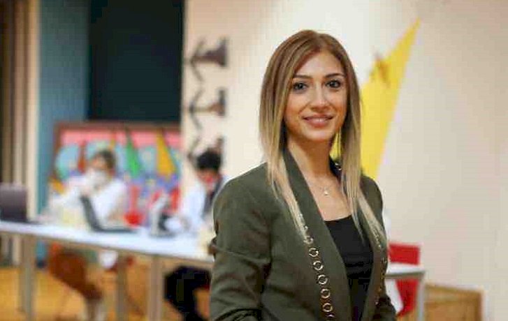 Bahçeşehir Koleji “Dijital Eğitim Merkezi” ile öğretmenler sıralarda...